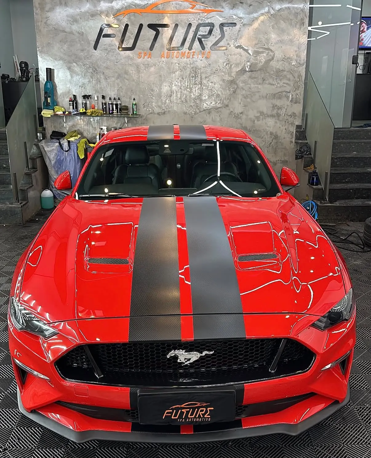 Envelopamento automotivo: mudar de cor sem tocar na pintura
